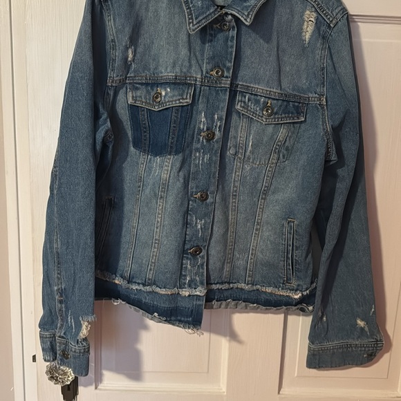Sneak Peek Women's Large Distressed Jean Denim Jacket Blue - Picture 3 of 11